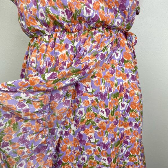 All in Favor | Colorful Floral Flutter Sleeve Faux Wrap Blouson Mini Dress - Picture 7 of 11